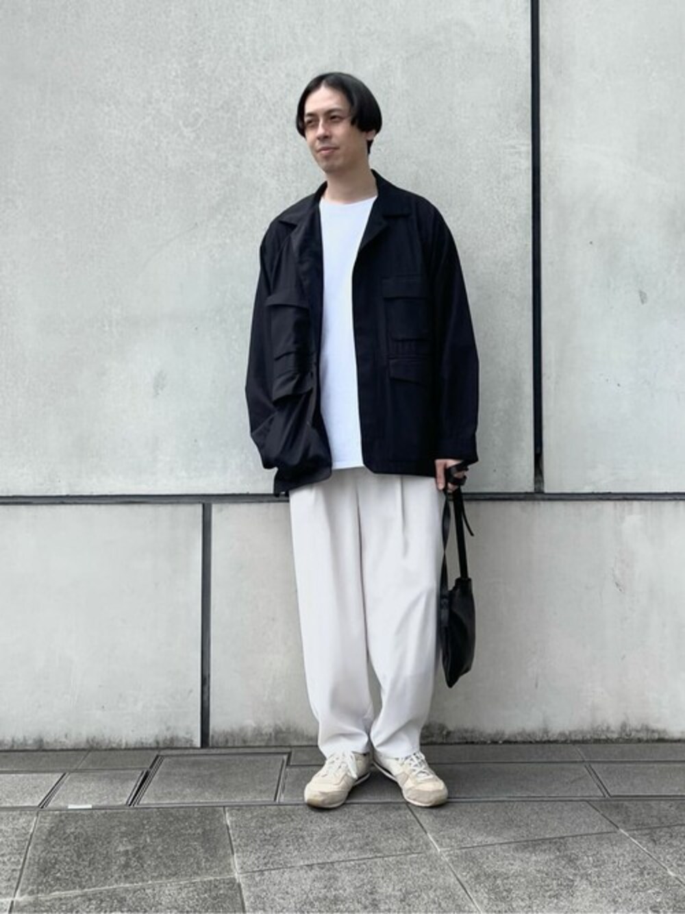 「パンツ、スラックス、スタイリング、コーディネート、コーデ」｜「PUBLIC TOKYOのユーティリティファティーグ　シャツブルゾン（ブルゾン、ブラック系）」を使った、dai＿miyagiさん（メンズ・178cm）の夏コーディネートの1枚目の写真