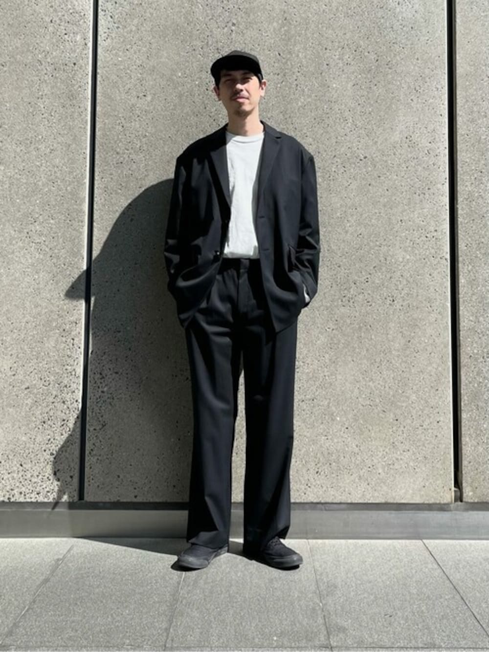 「パンツ、スラックス、ワイドパンツ、コーディネート、コーデ、PUBLIC TOKYO」｜「PUBLIC TOKYOの37.5ストレートスラックス/オールシーズン着用可（スラックス、ブラック系）」を使った、dai＿miyagiさん（メンズ・178cm）の秋コーディネートの1枚目の写真