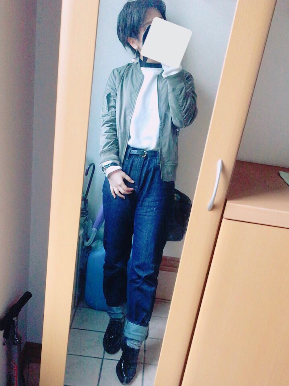 「オトナカジュアル、ゆるコーデ、シンプルコーデ、ootd、スウェット、MA-1、プチプラ、GU、ユニクロ、リブニット」｜「LOWRYS FARMのＣＯＮＥガールフレンドデニム　728054 （デニムパンツ、ブルー系）」を使った、YASUさん（レディース・157cm）の冬コーディネートの1枚目の写真