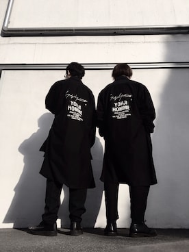 「Yohji Yamamoto（ヨウジヤマモト）のアイテム（シャツ/ブラウス、ブラック系）」を使った、タカムラ ショウタさん（メンズ・173cm）の冬コーディネート