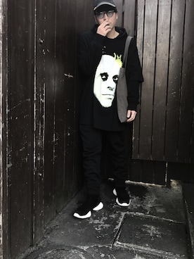 「Rick Owens（リックオウエンス）のアイテム（トートバッグ、グレー系）」を使った、タカムラ ショウタさん（メンズ・173cm）の冬コーディネート