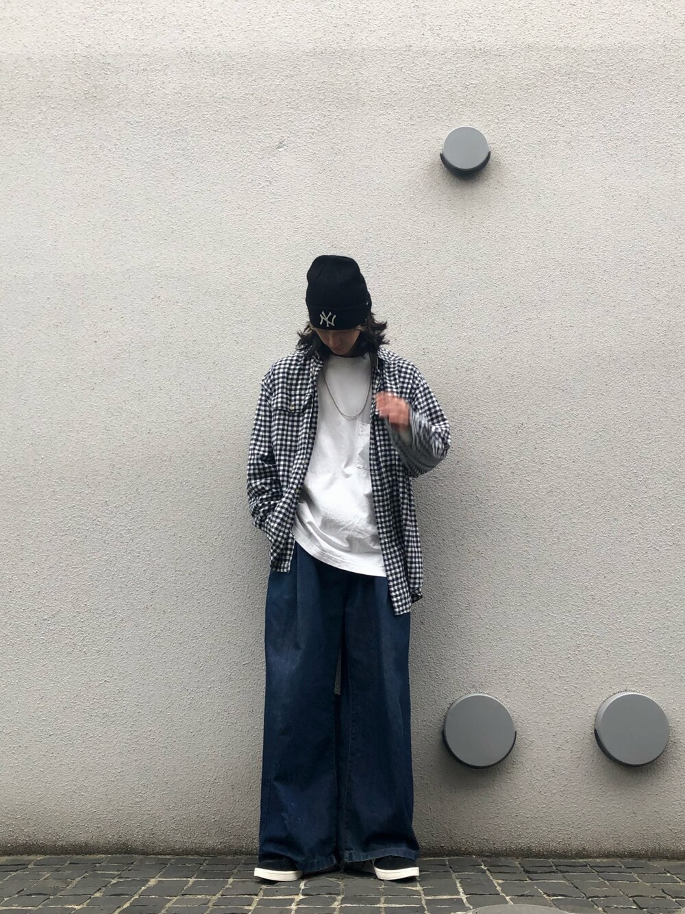 「秋のコーデ、シンプル、今日のコーデ、ootd、古着MIX、いいね、save、フォローお願いします🤑、UNIQLO、古着好きな人と繋がりたい」｜「UNIQLOのアイテム（Tシャツ/カットソー、ホワイト系）」を使った、たかあきさん（メンズ・179cm）の秋コーディネートの1枚目の写真