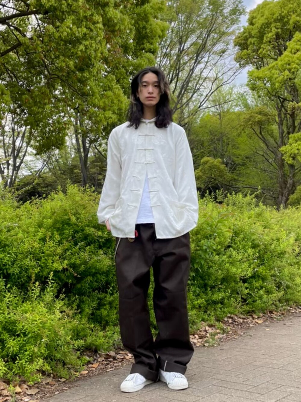 「夏コーデ、シンプルコーデ、チャイナシャツ、いいね、save、フォローお願いします🤑、ロン毛、ootd、ディッキーズ、チャイナ」｜「DickiesのDickies ディッキーズ THE ORIGINAL WORK PANT 874 ワークパンツ/チノパンツ（チノパンツ、ブラウン系）」を使った、たかあきさん（メンズ・179cm）の夏コーディネートの1枚目の写真