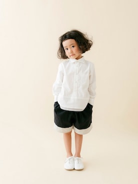 「nunuforme（ヌヌ）のアイテム（シャツ/ブラウス、ホワイト系）」を使った、tsugumonさん（キッズ・132cm）の冬コーディネート