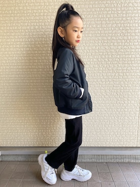 「LOWRYS FARM（ローリーズファーム）のカットリブパンツ　830609（その他パンツ、ブラック系）」を使った、tsugumonさん（キッズ・132cm）の春コーディネート