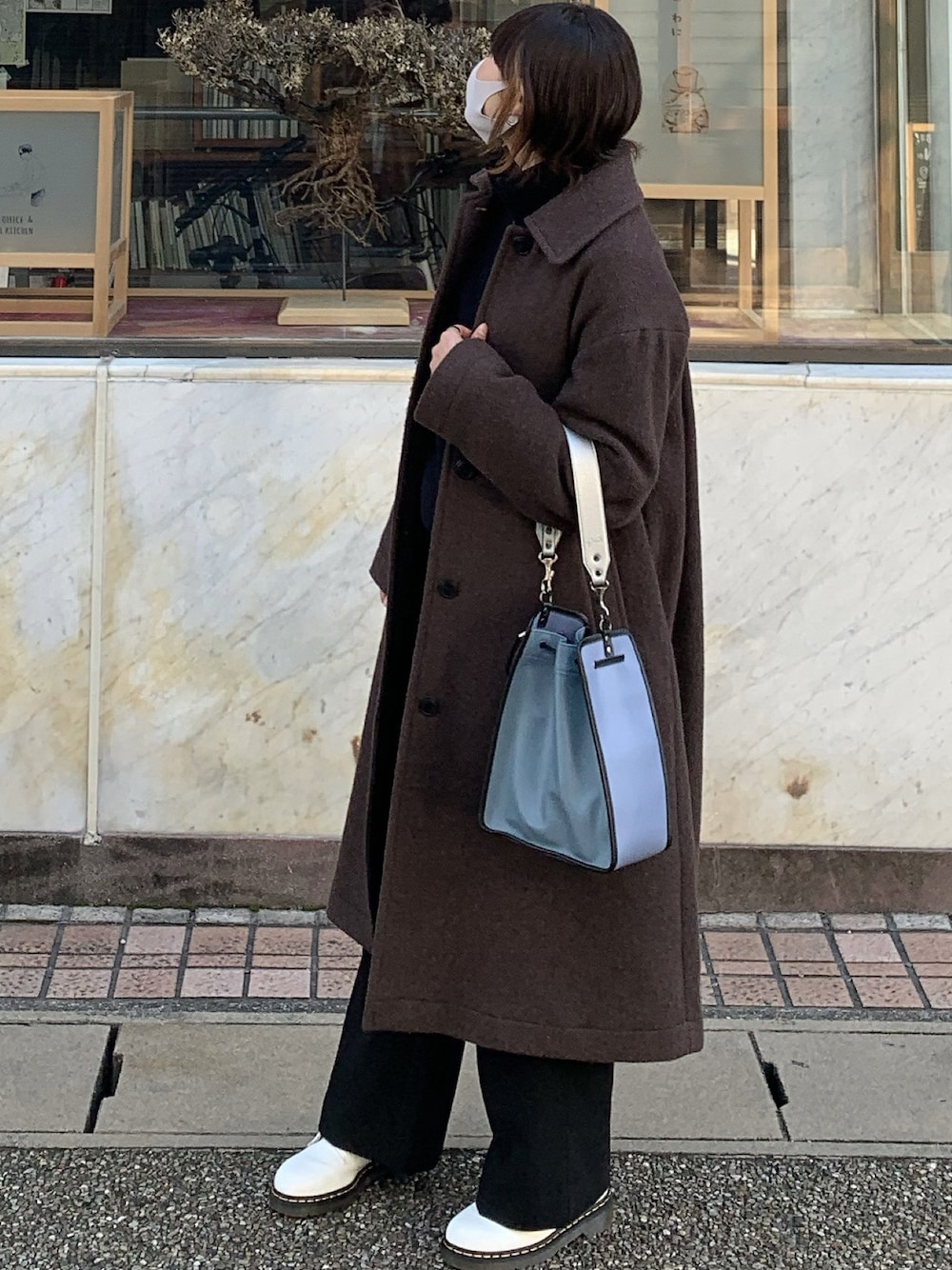 「シンプル、ootd、今日のコーデ、大人ガーリー、大人かわいい、大人女子、コート」｜「MOUSSYのアイテム（ダウンジャケット/コート、ブラウン系）」を使った、junさん（レディース・161cm）の冬コーディネートの1枚目の写真