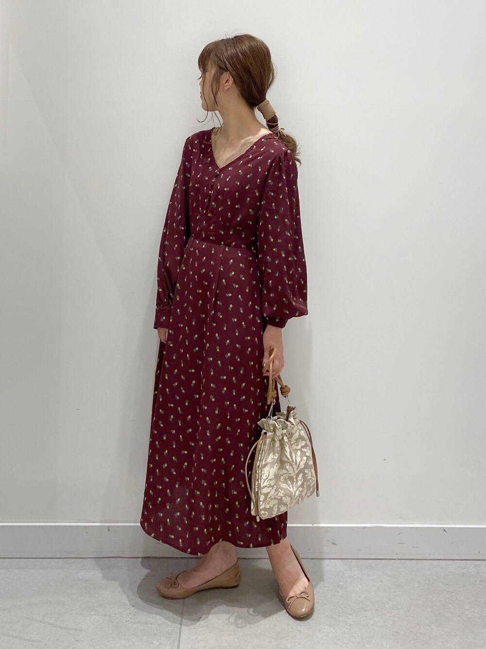 「ワンピース、きれいめカジュアル、秋服準備はじめました、ロングスカート、秋のコーデ」｜「Heatherのレトロハナガラワンピース 894140（ワンピース、レッド系）」を使った、yukiさん（レディース・154cm）の秋コーディネートの1枚目の写真