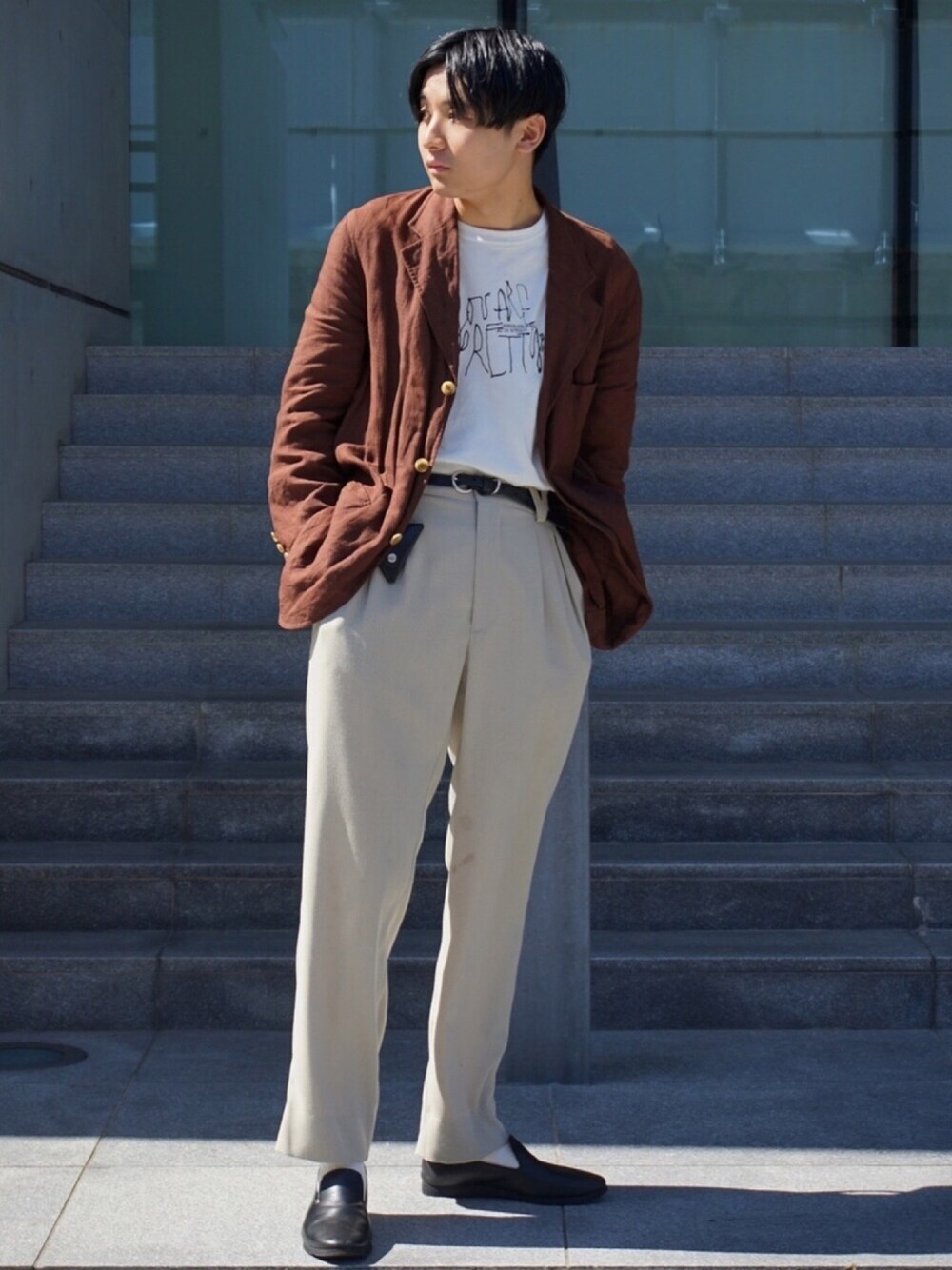 「シンプルコーデ、今日のコーデ、春コーデ、古着MIX、キレイめ、タックイン、大学生、お洒落さんとつながりたい、いいね、save、フォローお願いします🤑、shiyoh」｜「COMME des GARCONS HOMMEのアイテム（テーラードジャケット、ブラウン系）」を使った、岡本 大護さん（メンズ・180cm）の夏コーディネートの1枚目の写真