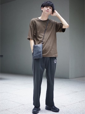 「BlackEyePatch（ブラックアイパッチ）のアイテム（パンツ）」を使った、岡本 大護さん（メンズ・180cm）の夏コーディネート