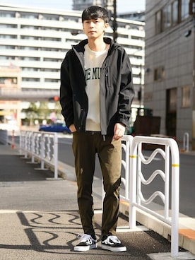 「オールドスクール」｜「アイテム（スウェット）」を使った、中山さん（メンズ・177cm）の冬コーディネート