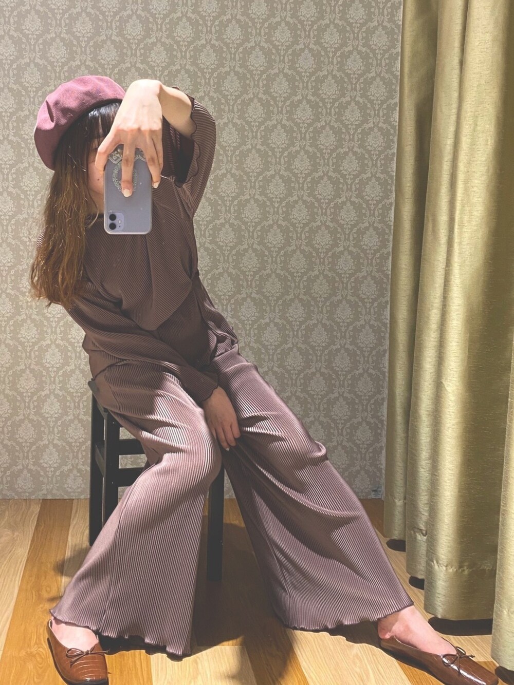 「秋コーデ、秋服、セットアップ、プリーツパンツ、セットアイテム」｜「Green　Parksの・ブレードベレー＊（ハンチング/ベレー帽、ピンク系）」を使った、hinacoさん（レディース・163cm）の秋コーディネートの1枚目の写真
