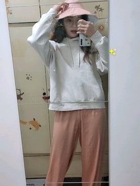 「アイテム（チノパンツ）」を使った、U love方方さん（レディース・169cm・10代）の秋コーディネート
