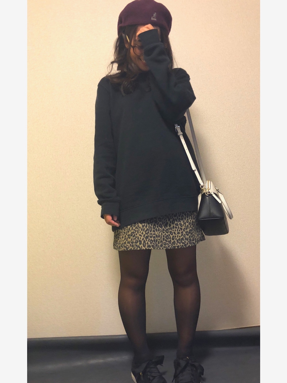 「秋コーデ、wearhalloween2018、休日スタイル、カジュアル、KANGOL、PUMA、Katespade、archives、stussy、ヒョウ柄スカート」｜「STUSSYのBasic Stussy Crew（スウェット、ブラック系）」を使った、junさん（レディース・153cm）の秋コーディネートの1枚目の写真