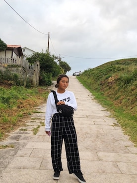 「VOLCOM（ボルコム）のアイテム（バッグ）」を使った、sarawakitsさん（レディース・153cm）の冬コーディネート