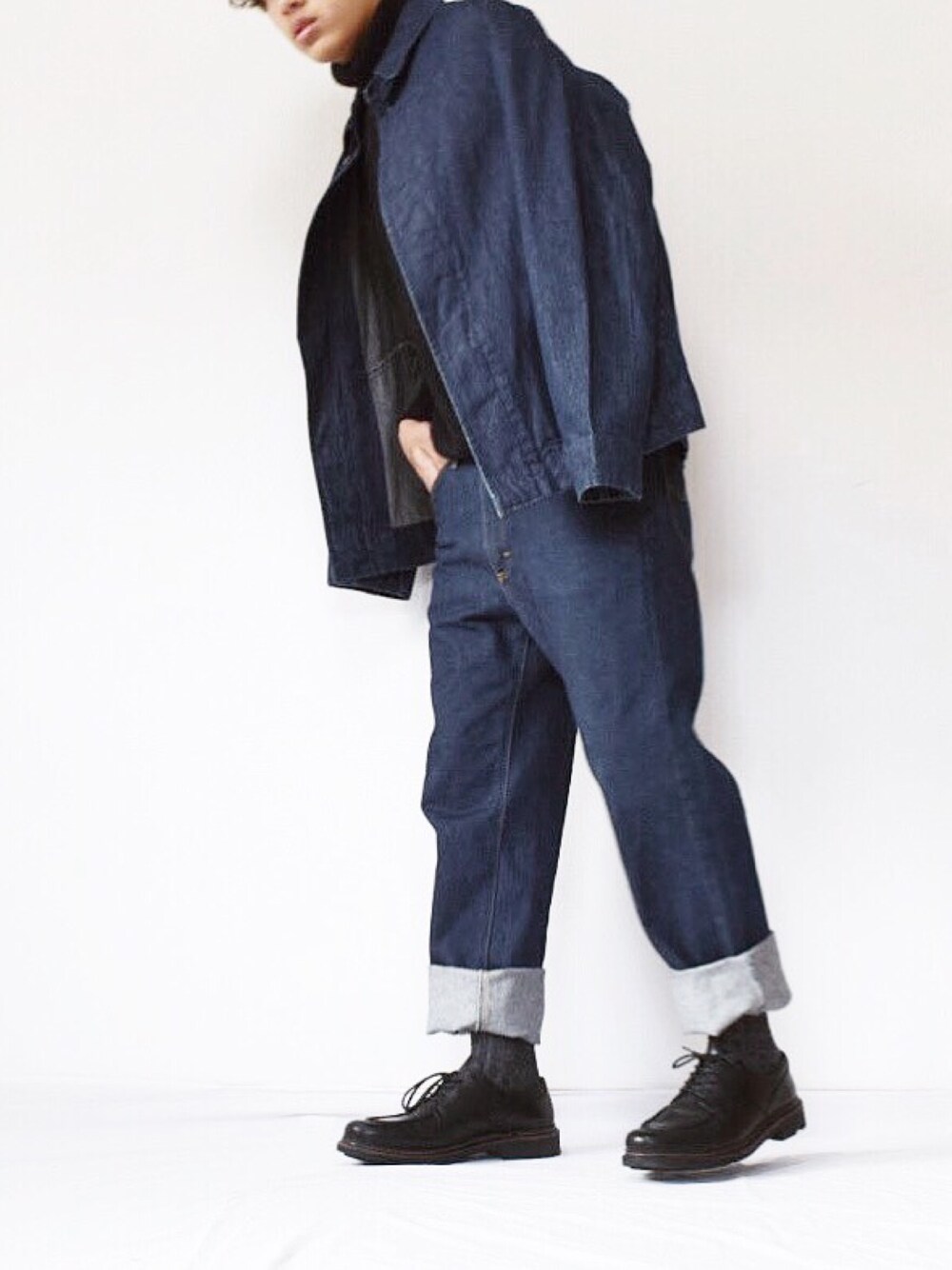 「ドラフトリーバイス、リーバイス、シンプルコーデ、デニム、denim、デニムオンデニム、カジュアル、カジュアルコーデ、モノトーン、ワイドパンツ」｜「POLO RALPH LAURENのアイテム（デニムジャケット、ブルー系）」を使った、てつぺいさん（メンズ・180cm）の冬コーディネートの1枚目の写真