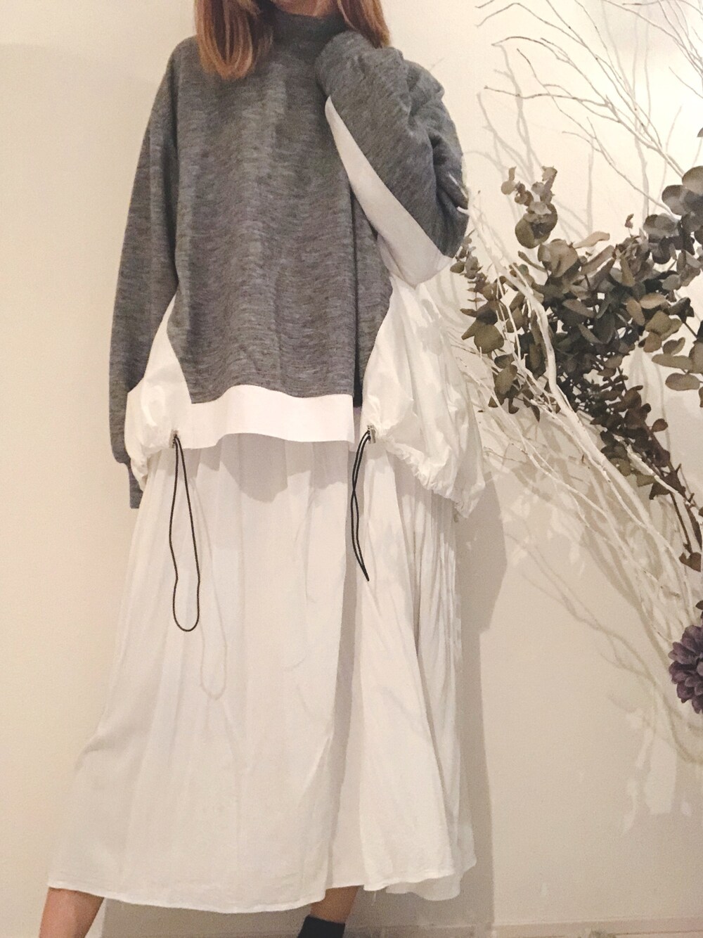 「タートルネック、ボトルネック、sacai、冬コーデ、おしゃれさんと繋がりたい、大人カジュアル、相互フォロー、低身長、ママコーデ、美容師コーデ」｜「vintageroom.701のアイテム（トップス、グレー系）」を使った、nya.パーソナルスタイリストさん（レディース・154cm）の秋コーディネートの1枚目の写真