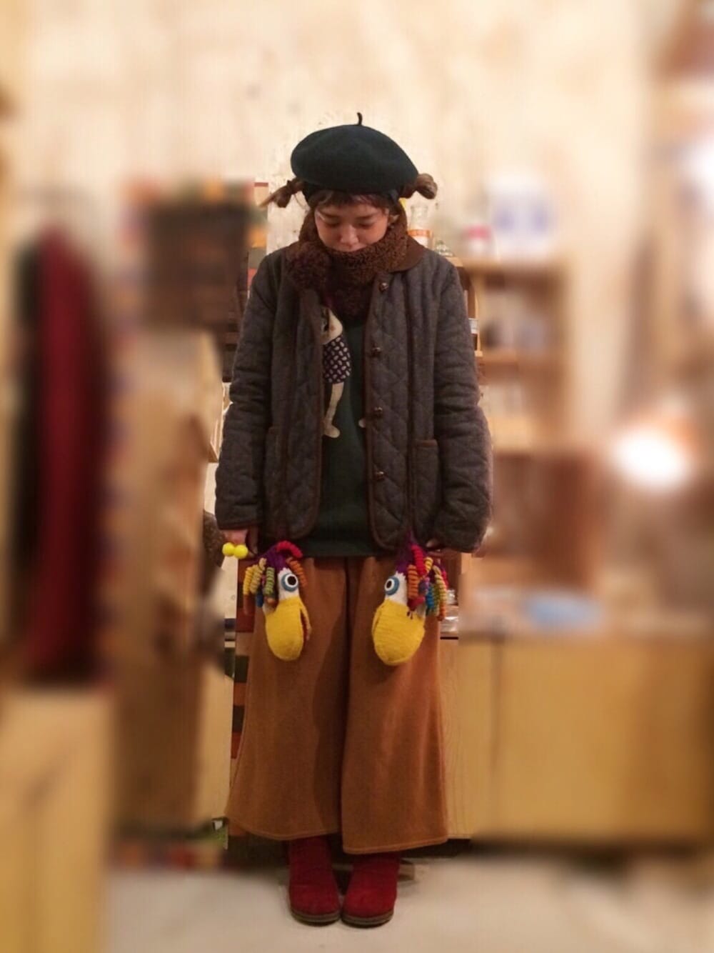 「古着、ベレー帽、グリーン、ベレー帽×ヘアバンド、もこもこ、ワイドパンツ、スウェット、鳥、マフラー、おやつ」｜「中身のアイテム（その他、グリーン系）」を使った、chii-*Ü*ᙏ̤̫ᗦ↞︎◃︎さん（レディース・145cm）の冬コーディネートの1枚目の写真
