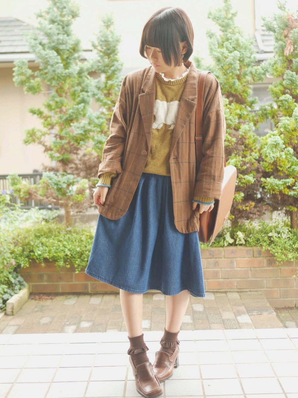 「秋コーデ、ニット、デニムスカート、チェック、ジャケット、ショルダーバッグ」｜「ehka sopoのアイテム（ニット/セーター、イエロー系）」を使った、あいるさん（レディース・145cm）の秋コーディネートの1枚目の写真