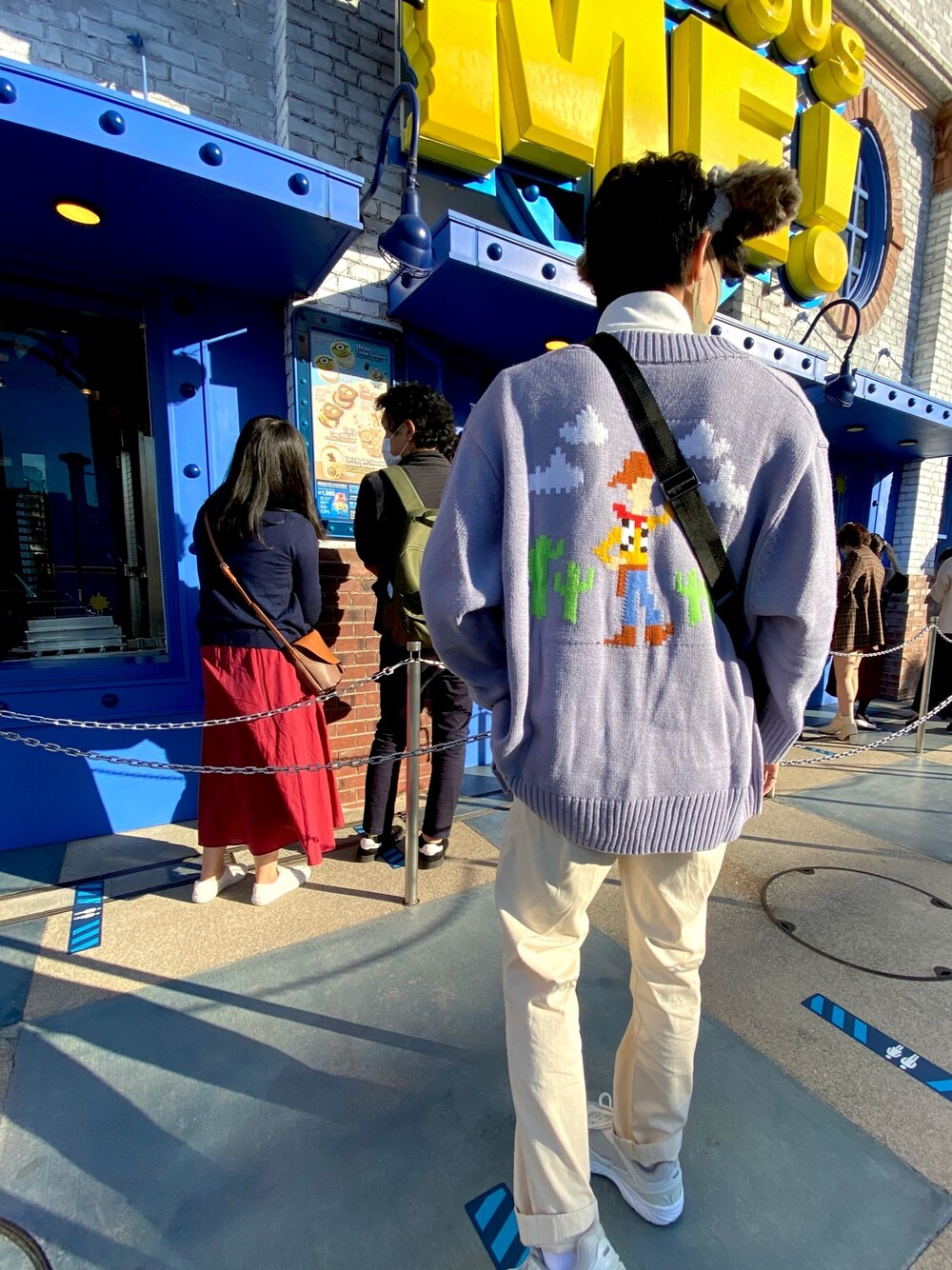 「トイストーリーコーデ、さわやかコーデ、おしゃれさんと繋がりたい、今日のコーデ、ootd、冬コーデ」｜「H&Mのアイテム（カーディガン/ボレロ、その他）」を使った、m@さん（メンズ・170cm）の秋コーディネートの1枚目の写真