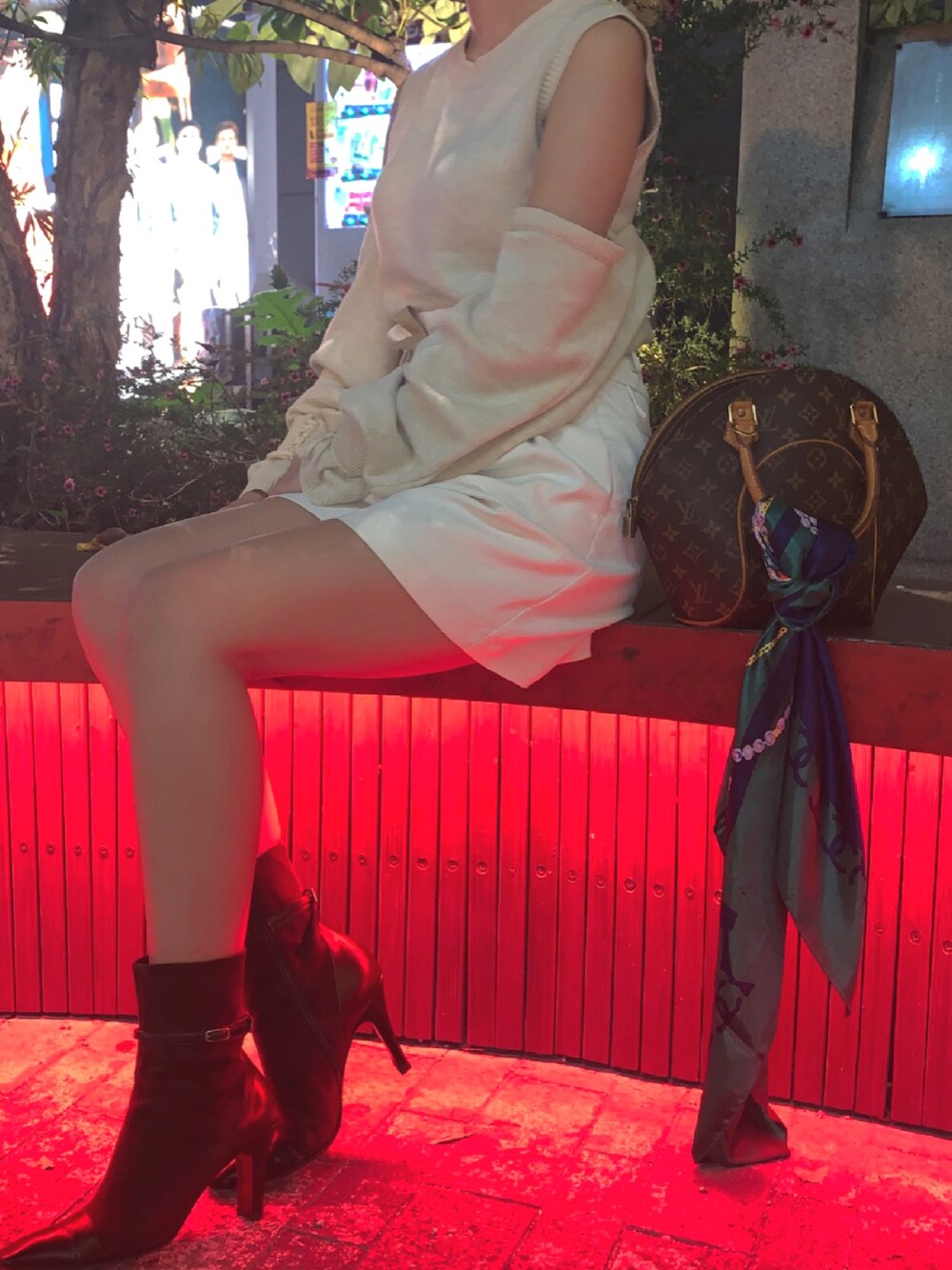 「春夏コーデ、おしゃれさんと繋がりたい、今日のコーデ、オトナ女子、カジュアル、AMERI、FENDI、chanel、#LOUIS VUITTON、フォロバ」｜「Ameriのアイテム（その他パンツ、ホワイト系）」を使った、喜田です▷フォロバ◁さん（レディース・162cm）の春コーディネートの1枚目の写真