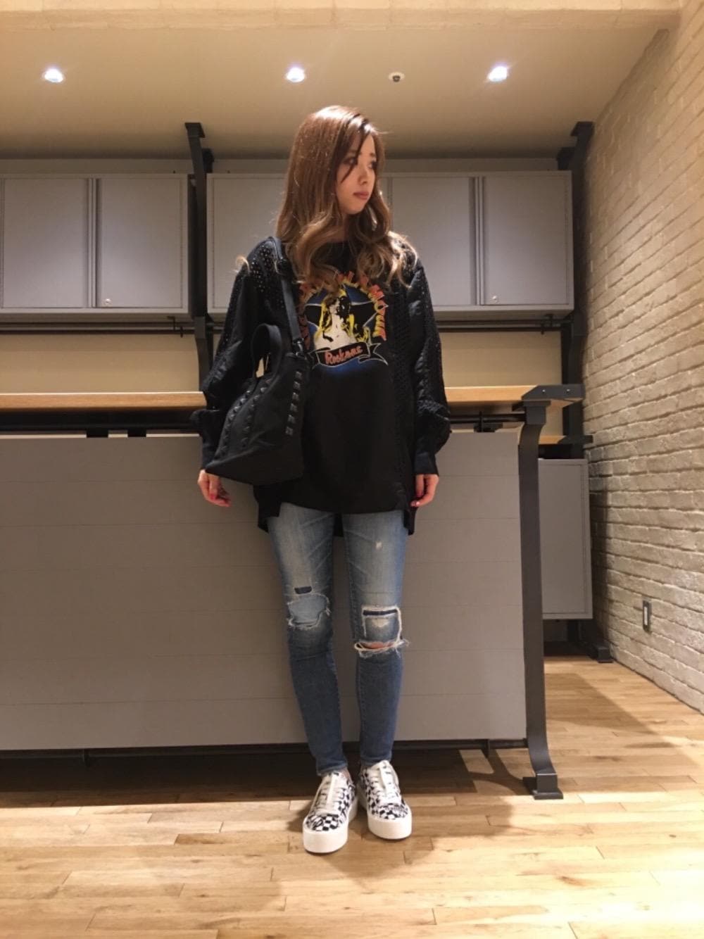 「デニム、Hysteric Glamour、ヒステリックグラマー、チェッカーフラッグ、秋コーデ」｜「HYSTERIC GLAMOURのKPR加工ISKOデニム スキニーPT（デニムパンツ、ブルー系）」を使った、anna yamaguchiさん（レディース・162cm）の秋コーディネートの1枚目の写真