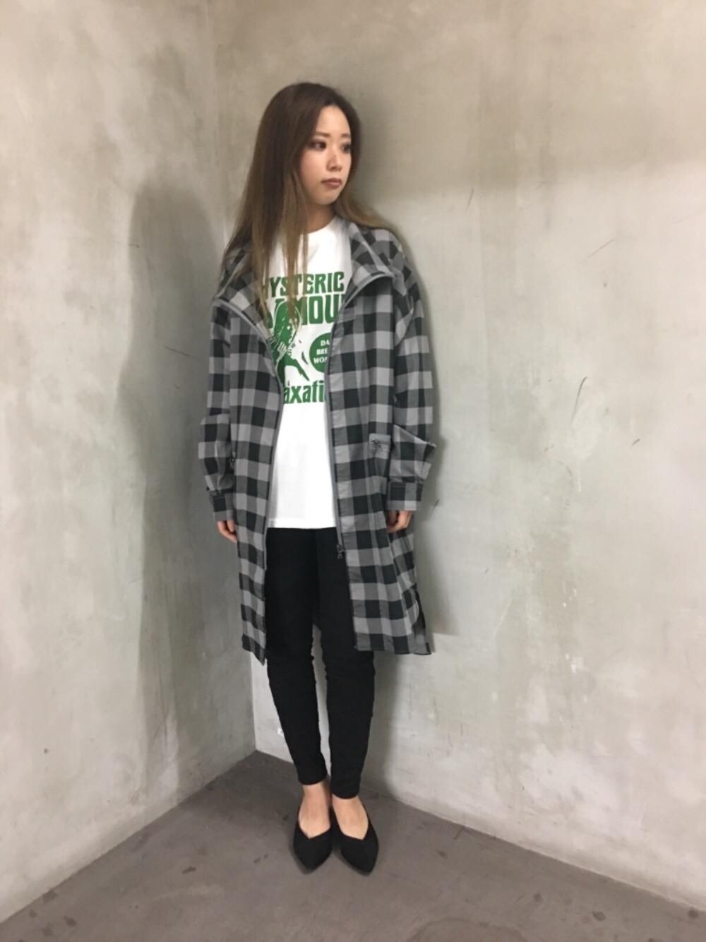 「Hysteric Glamour、秋コーデ」｜「HYSTERIC GLAMOURのストレッチチノスリムパンツ（チノパンツ、ブラック系）」を使った、anna yamaguchiさん（レディース・162cm）の秋コーディネートの1枚目の写真