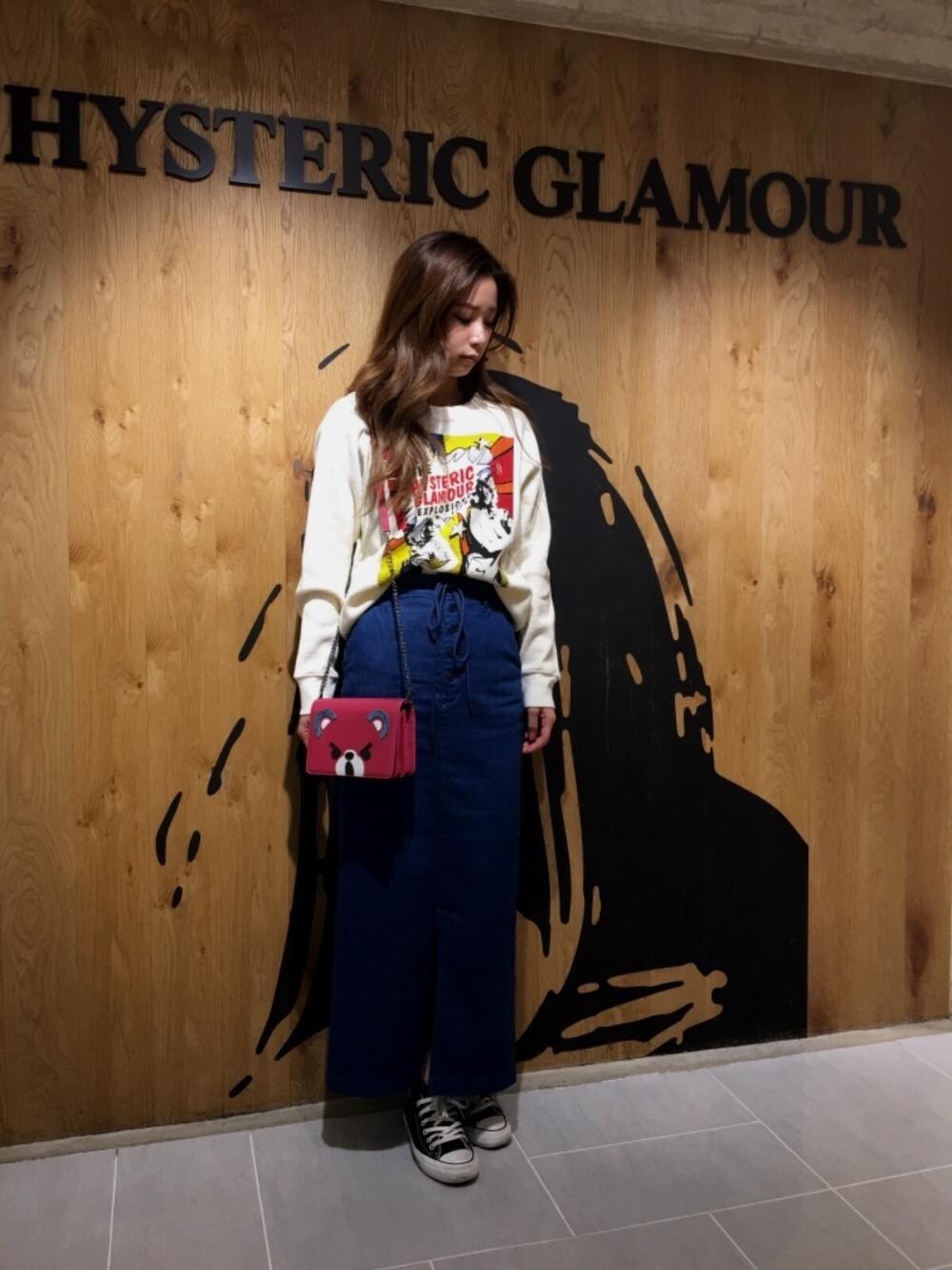「Hysteric Glamour、秋コーデ」｜「HYSTERIC GLAMOURのHYSTERIC BEAR 2WAY MULTIバッグ（ショルダーバッグ、ピンク系）」を使った、anna yamaguchiさん（レディース・162cm）の秋コーディネートの1枚目の写真