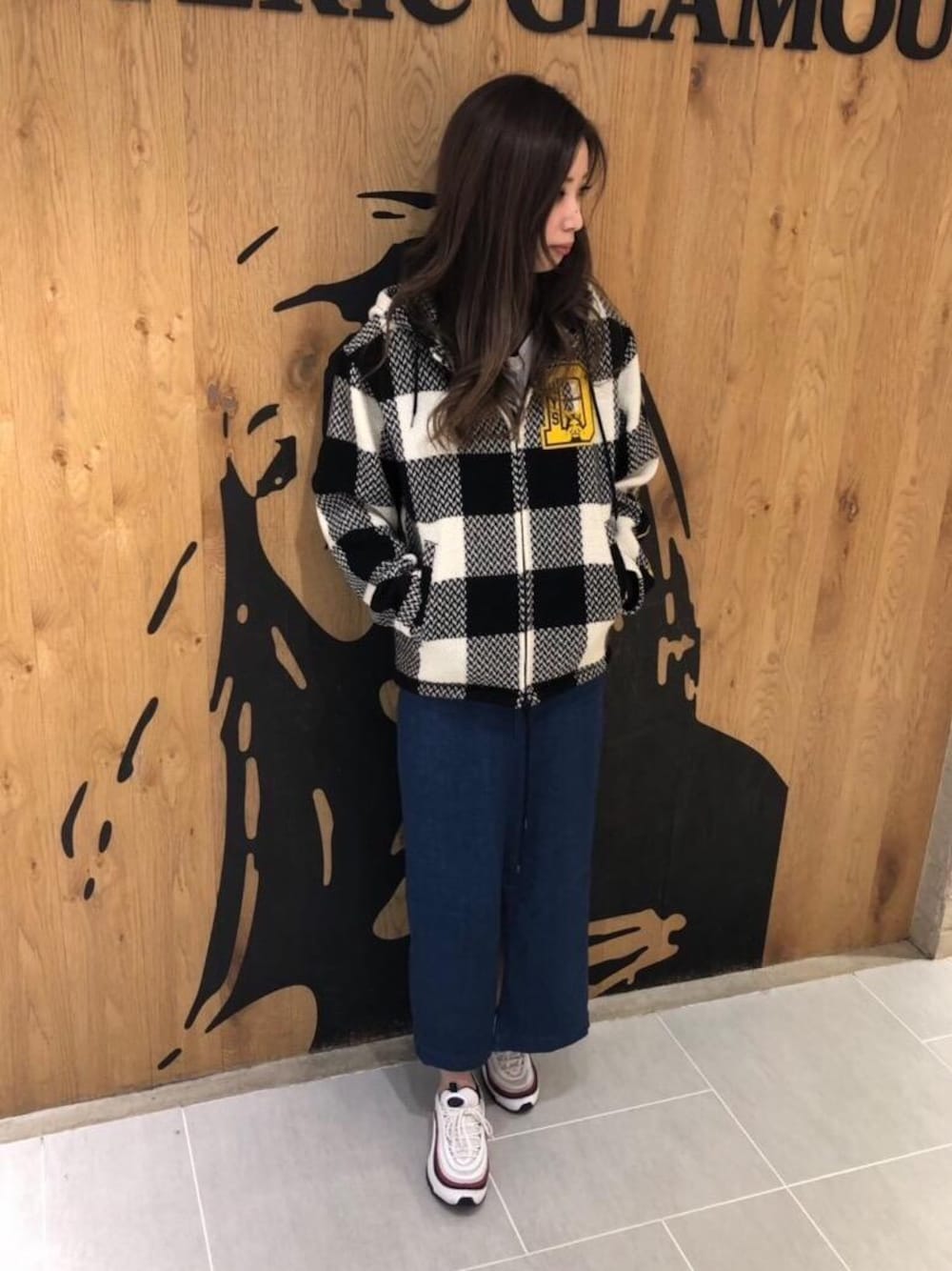「デニム、カジュアル、Hysteric Glamour」｜「HYSTERIC GLAMOURのSデニムロングタイトスカート（スカート、ブルー系）」を使った、anna yamaguchiさん（レディース・162cm）の秋コーディネートの1枚目の写真