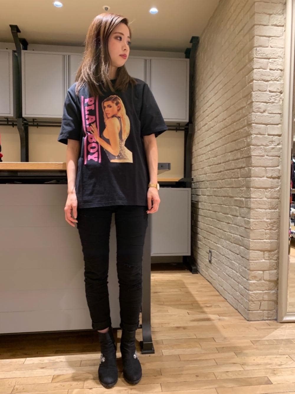 「カジュアル、コラボレーション、Hysteric Glamour」｜「HYSTERIC GLAMOURのDENIM ショートブーツ（ブーツ、ブラック系）」を使った、anna yamaguchiさん（レディース・162cm）の冬コーディネートの1枚目の写真