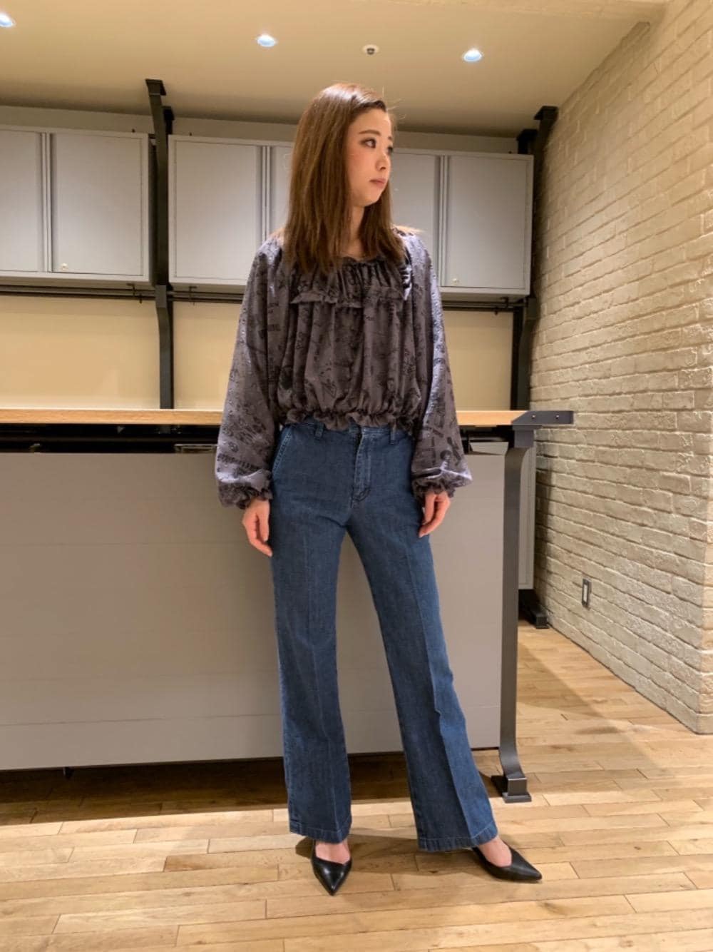 「デニム、Hysteric Glamour、春コーデ」｜「HYSTERIC GLAMOURのデニムフレアパンツ（デニムパンツ、ブルー系）」を使った、anna yamaguchiさん（レディース・162cm）の冬コーディネートの1枚目の写真