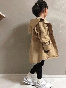 「ホワイトスニーカー」｜「アイテム（マウンテンパーカー）」を使った、SGRさん（キッズ・110cm）の春コーディネート