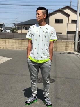 「NIKE（ナイキ）のアイテム（Tシャツ/カットソー、ホワイト系）」を使った、himejisaruさん（メンズ・174cm）の春コーディネート