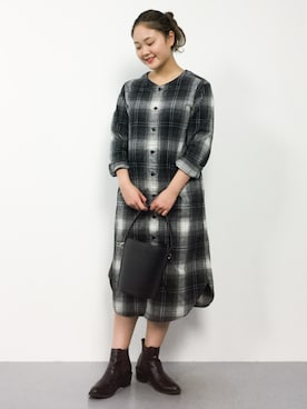 「BEAMS BOY（ビームスボーイ）のアイテム（シャツワンピース）」を使った、山本舞香さん（レディース・157cm）の冬コーディネート