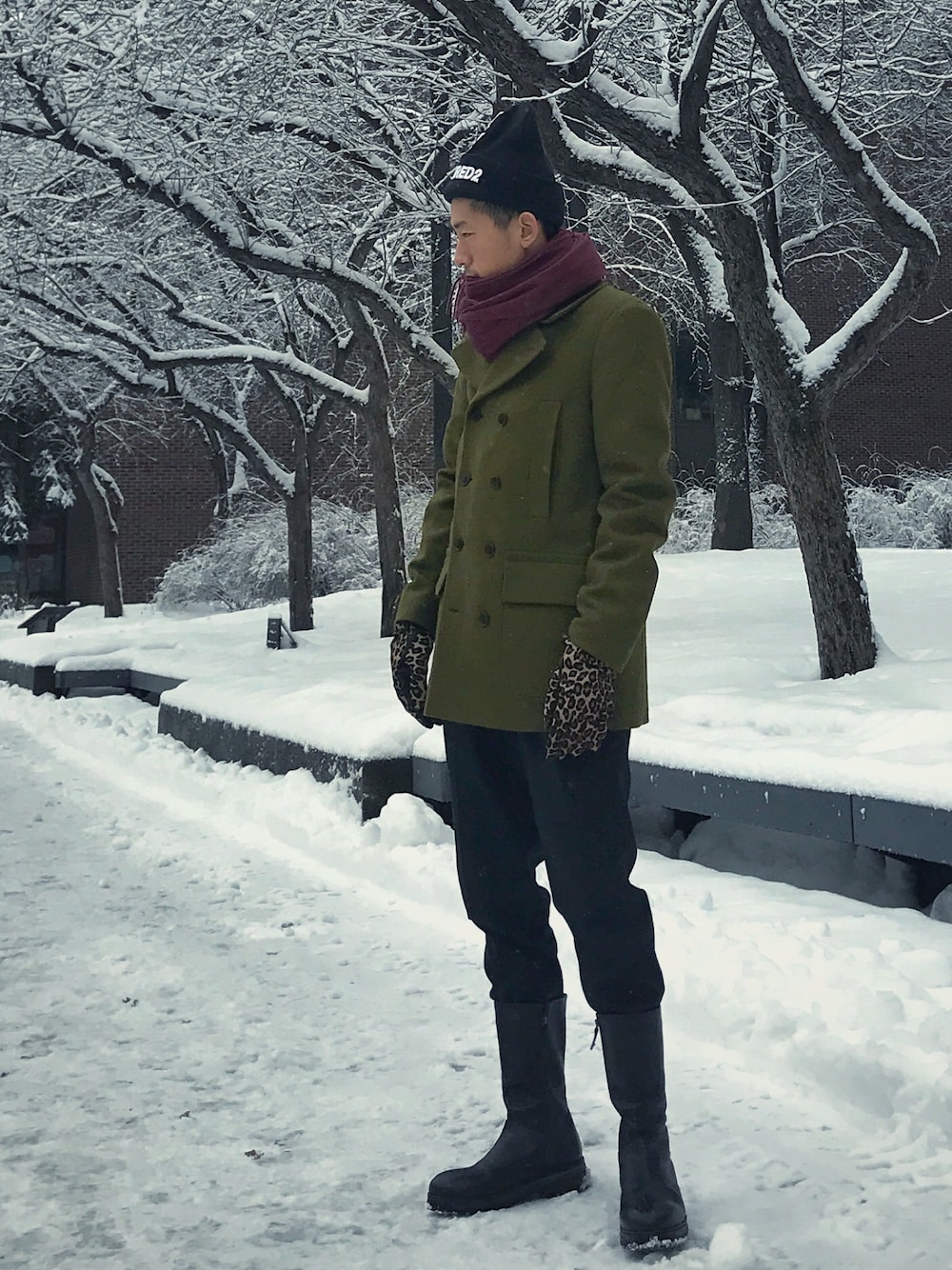 「winter、men、menswear、休日スタイル、デニム、Paul Smith、marsell、boots、jacket 、DSQUARED2」｜「Paul Smithのアイテム（ミリタリージャケット、グリーン系）」を使った、Qi Wangさん（メンズ・173cm）の春コーディネートの1枚目の写真