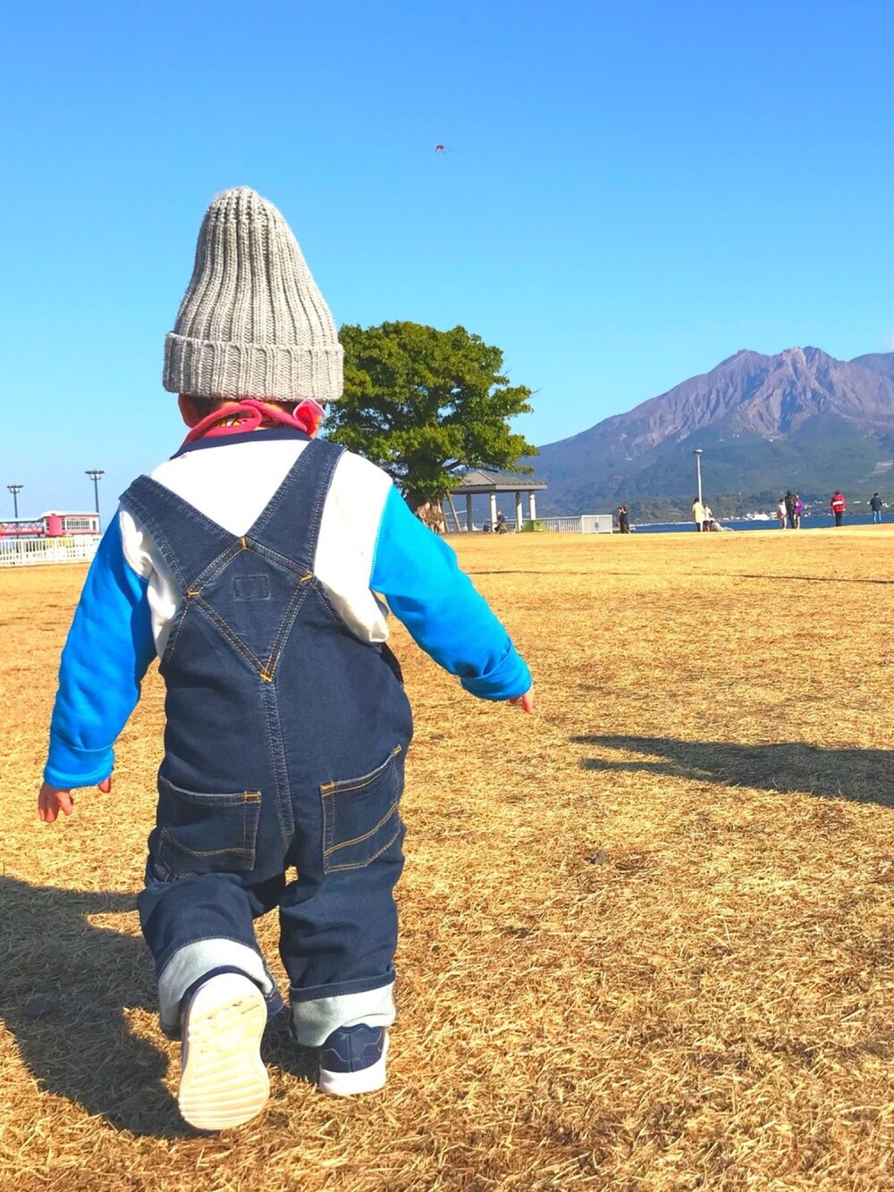 「シンプルコーデ、春コーデ、休日コーデ、男の子、kids」｜「RETRO GIRLのアイテム（ニットキャップ/ビーニー、グレー系）」を使った、reさん（キッズ・90cm）の春コーディネートの1枚目の写真