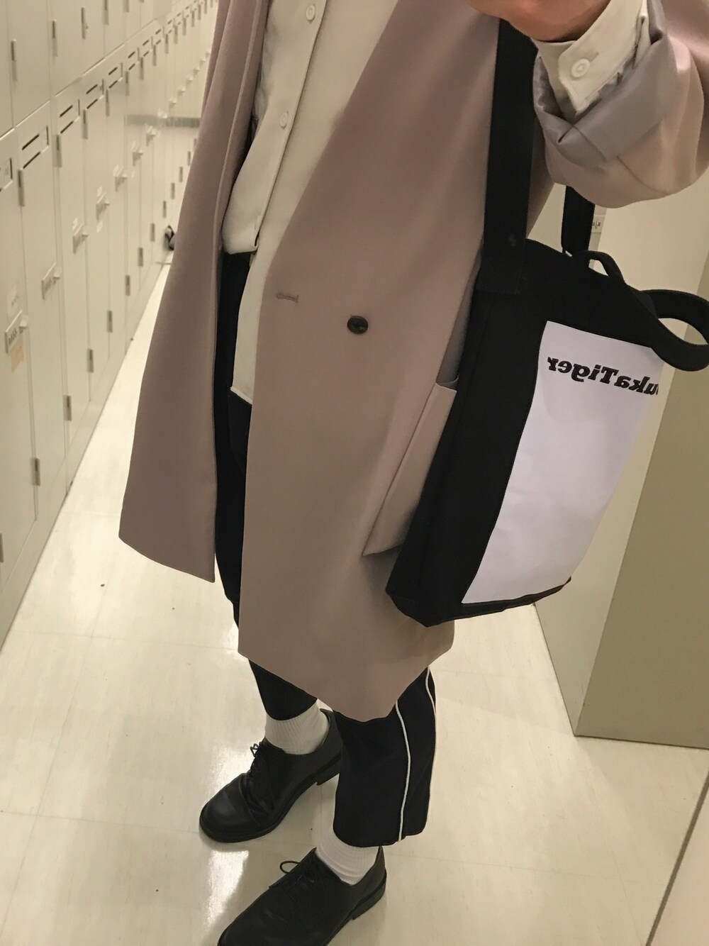 「HAREのＴＲノーカラーコート(HARE)（ノーカラージャケット、ピンク系）」を使った、YU-KI さん（メンズ・168cm）の春コーディネートの1枚目の写真