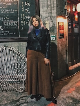 「ガウチョパンツ」｜「アイテム（ライダースジャケット）」を使った、包BAOさん（レディース・172cm）の冬コーディネート