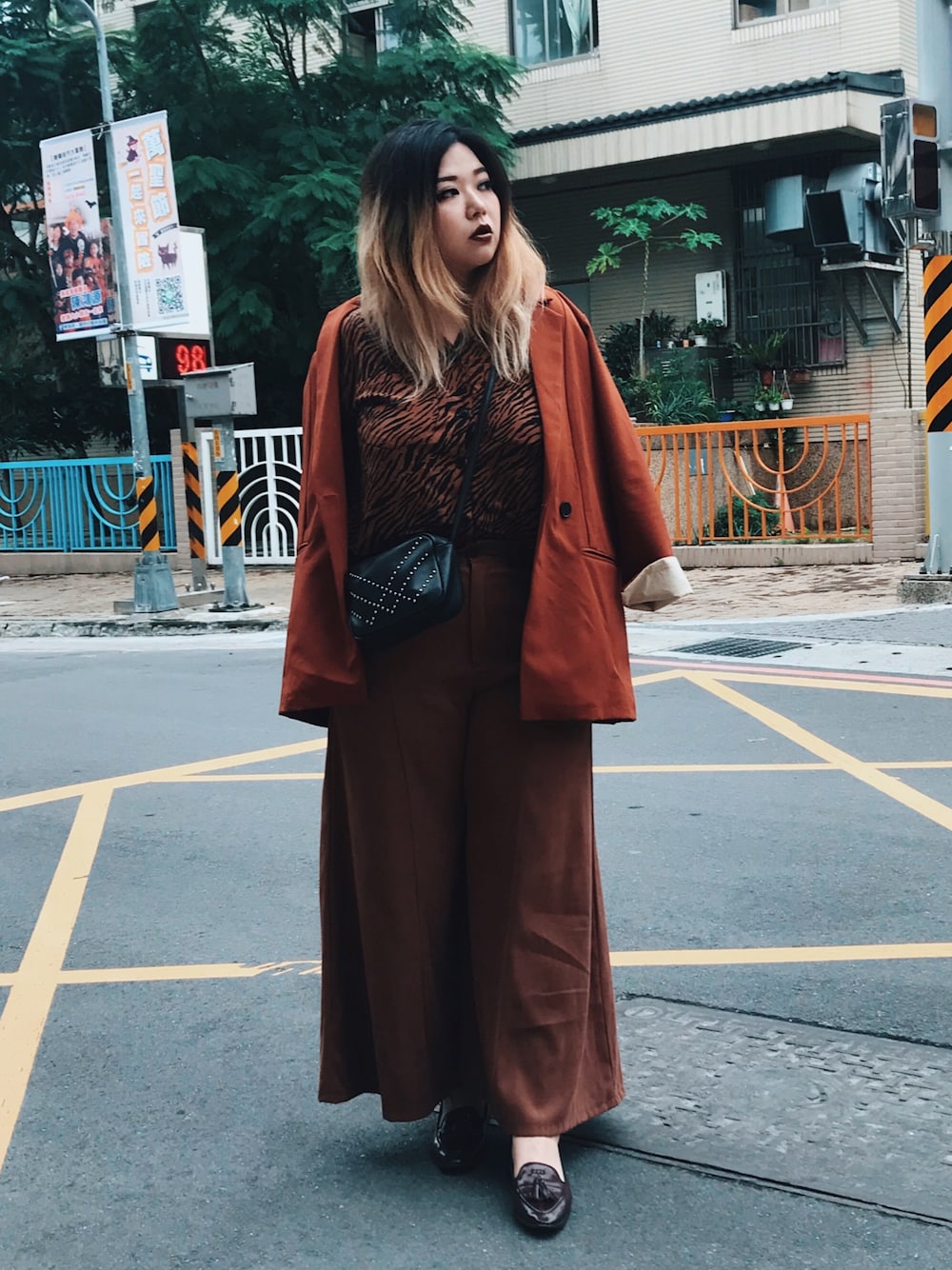 「秋のコーデ、同色コーデ、虎柄、Bershka、juicyfatty、asos、ぽっちゃり、ラファコーデ、plussize、台湾」｜「Juicy Fattyのアイテム（テーラードジャケット、オレンジ系）」を使った、包BAOさん（レディース・172cm）の秋コーディネートの1枚目の写真