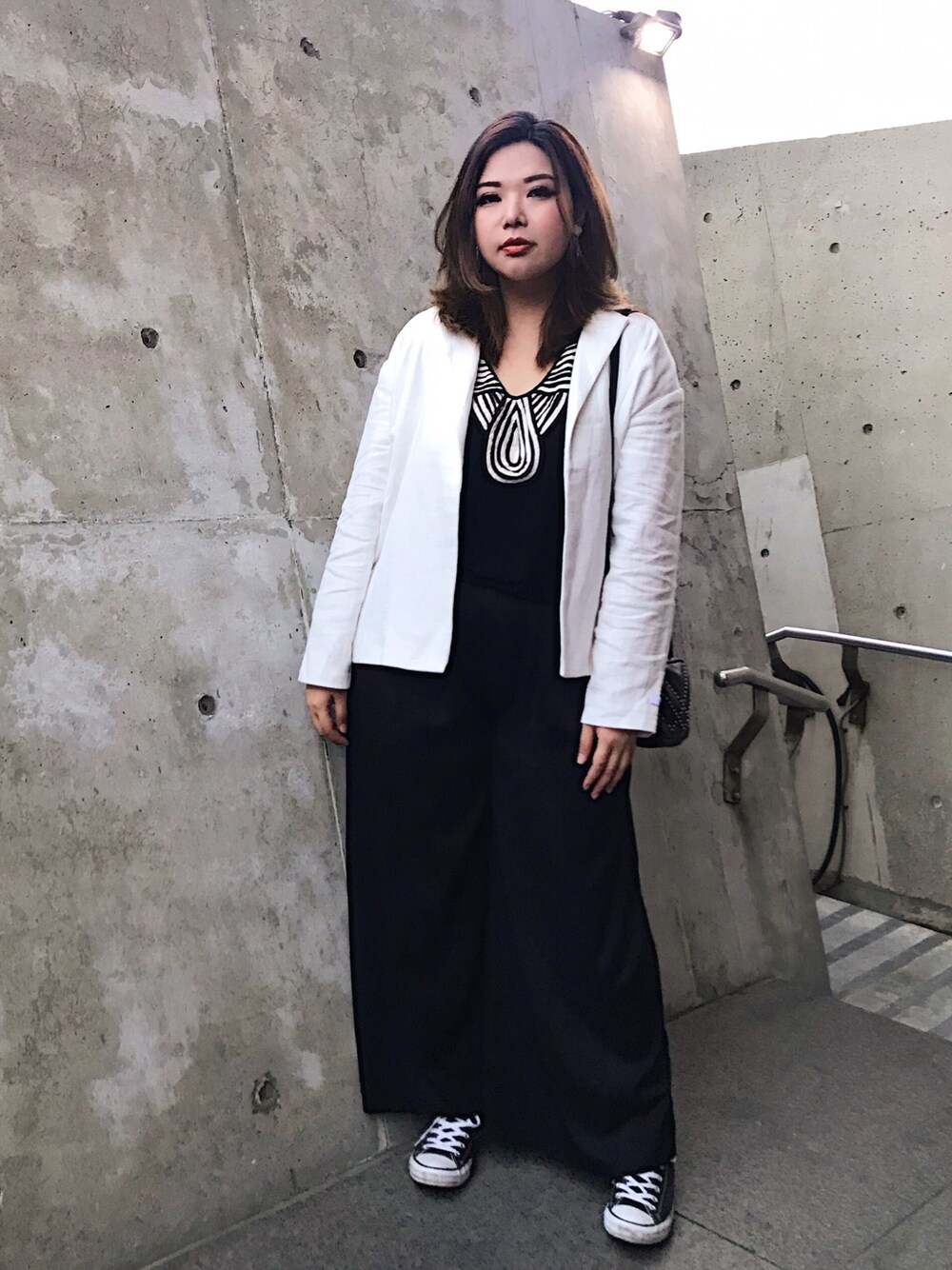 「ootd、daily look、黑白、converse、FOREVER 21、ぽっちゃり、plussize、juicyfatty、ブレザー、台湾」｜「genquoのアイテム（テーラードジャケット、ホワイト系）」を使った、包BAOさん（レディース・172cm）の春コーディネートの1枚目の写真
