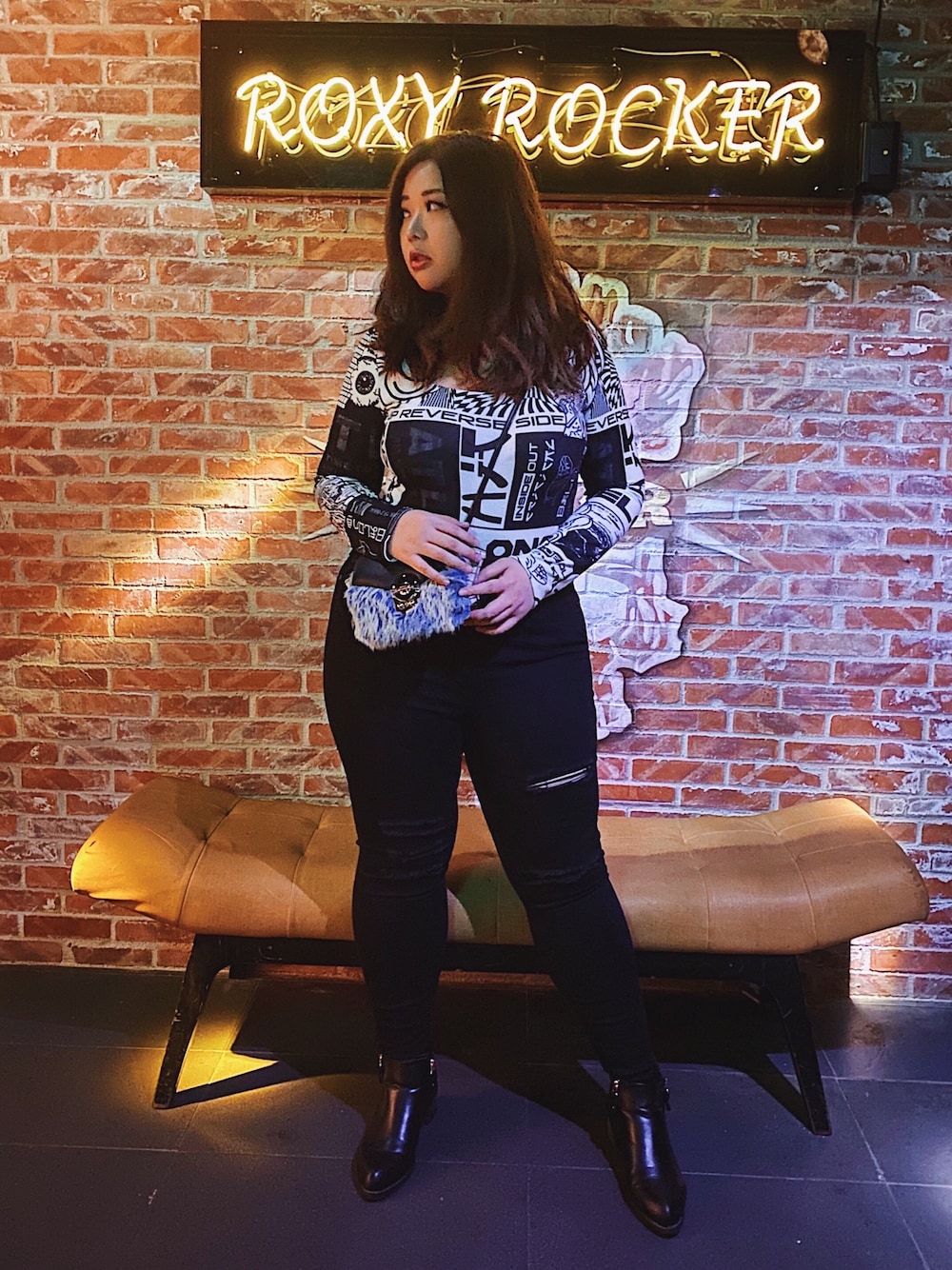 「ootd、daily look、asos、collusion、juicyfatty、plussize、printbodysuit、FOREVER 21、ぽっちゃり、台湾」｜「Collusionのアイテム（その他トップス、ブラック系）」を使った、包BAOさん（レディース・172cm）の冬コーディネートの1枚目の写真
