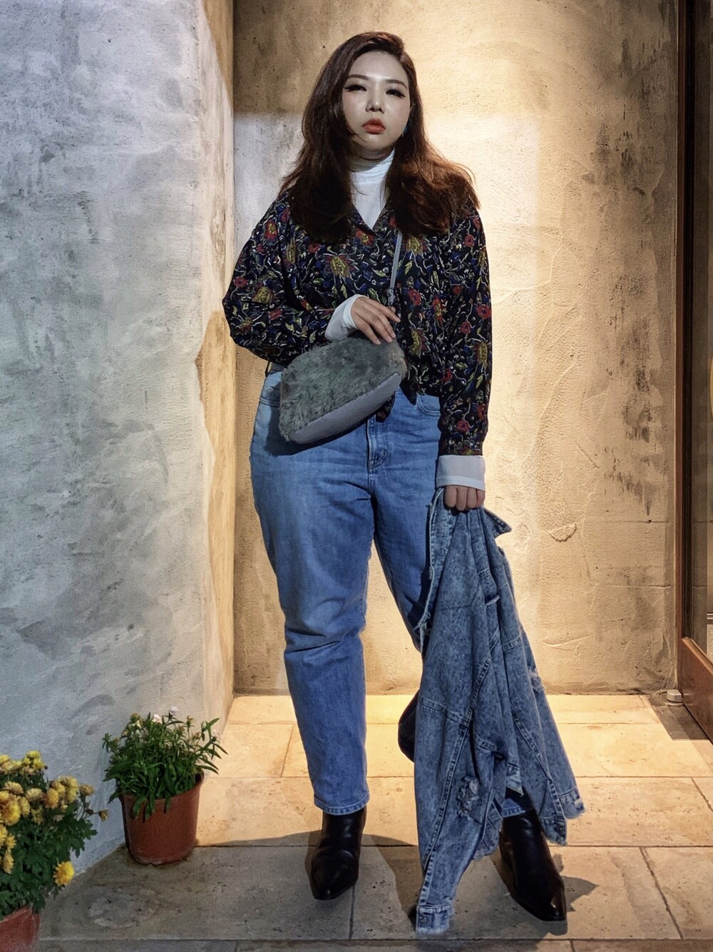 「ootd、asos、KBF、Meier.Q、plussize、ぽっちゃり、juicyfatty、花柄、ジーンズ、台湾」｜「Juicy Fattyのアイテム（シャツ/ブラウス、その他）」を使った、包BAOさん（レディース・172cm）の冬コーディネートの1枚目の写真