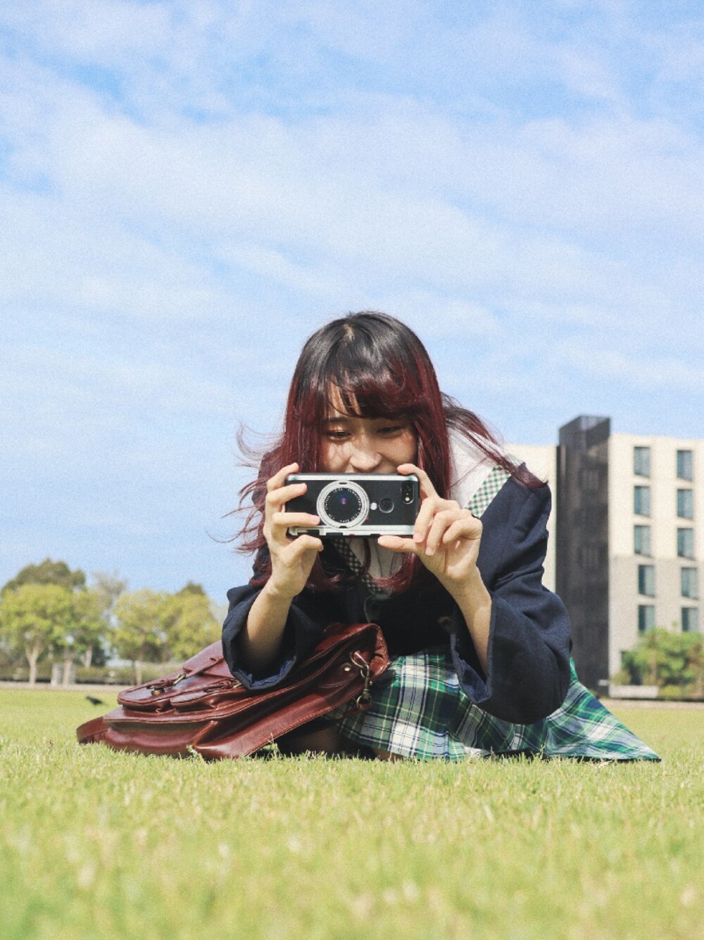 「女子高生、制服、制服 #高校生 #JK #hischool、春コーデ、ブレザー、チェックスカート、チェック柄、グリーン」｜「大阪市立高校－ブレザーのアイテム（ノーカラージャケット、ブルー系）」を使った、Linnnさん（レディース・158cm）の春コーディネートの1枚目の写真