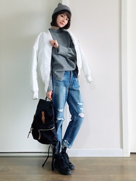「アイテム（MA-1、ホワイト系）」を使った、喵喵小桃さん（レディース・160cm）の冬コーディネート