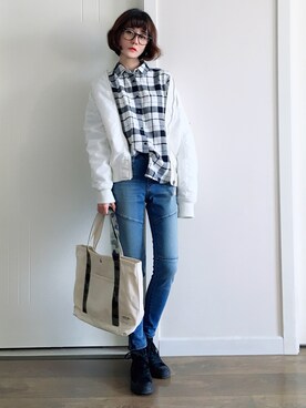 「アイテム（MA-1、ホワイト系）」を使った、喵喵小桃さん（レディース・160cm）の春コーディネート