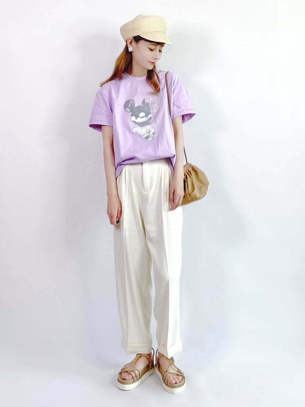 「ootd、休闲、シンプル、シンプルコーデ、カジュアル、パンツスタイル、お洒落さんとつながりたい、Tシャツ、サンダル」｜「JNBYのアイテム（Tシャツ/カットソー、パープル系）」を使った、喵喵小桃さん（レディース・160cm）の夏コーディネートの1枚目の写真