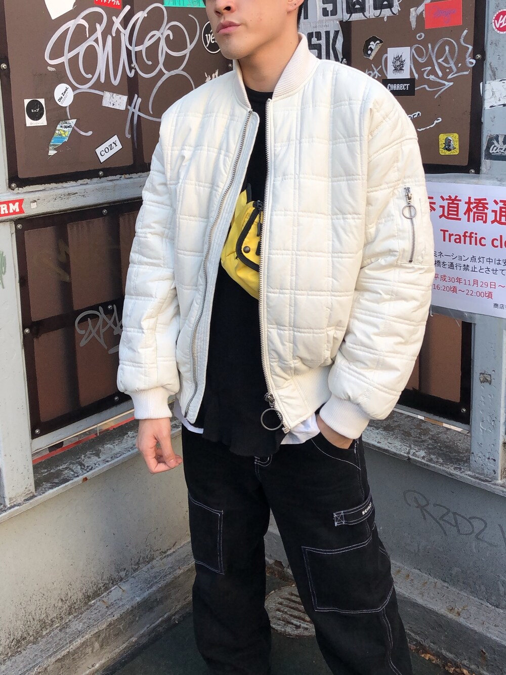 「ootd、冬コーデ、街頭穿搭、休閒、工裝褲」｜「TOPSHOPのアイテム（ノーカラージャケット、ホワイト系）」を使った、JasonCoolさん（メンズ・175cm）の冬コーディネートの1枚目の写真
