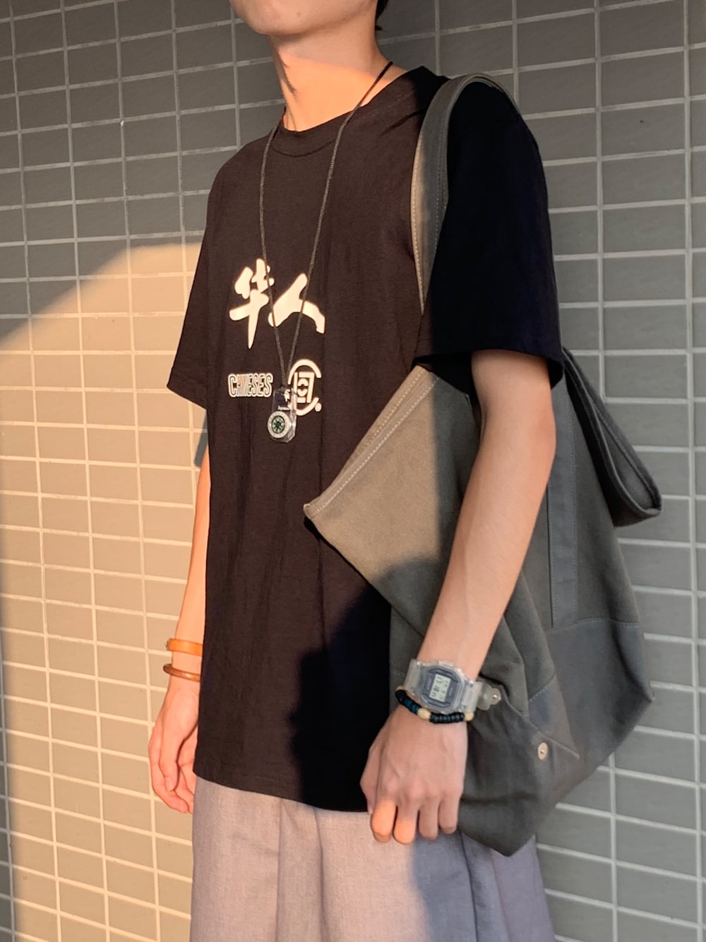 「CLOTのアイテム（Tシャツ/カットソー、ブラック系）」を使った、Bigeeさん（メンズ・165cm）の秋コーディネートの1枚目の写真