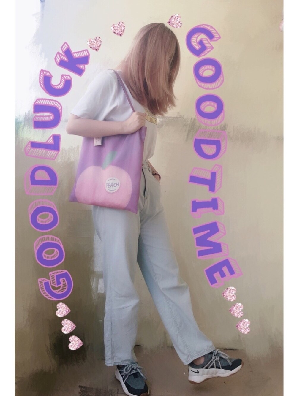 「school、夏、休闲、牛仔裤、NIKE、通勤穿搭、学校、UNIQLO、ootd、白T」｜「忠犬小八梨形自制のアイテム（デニムパンツ、ブルー系）」を使った、Peach🍑さん（レディース・170cm）の秋コーディネートの1枚目の写真