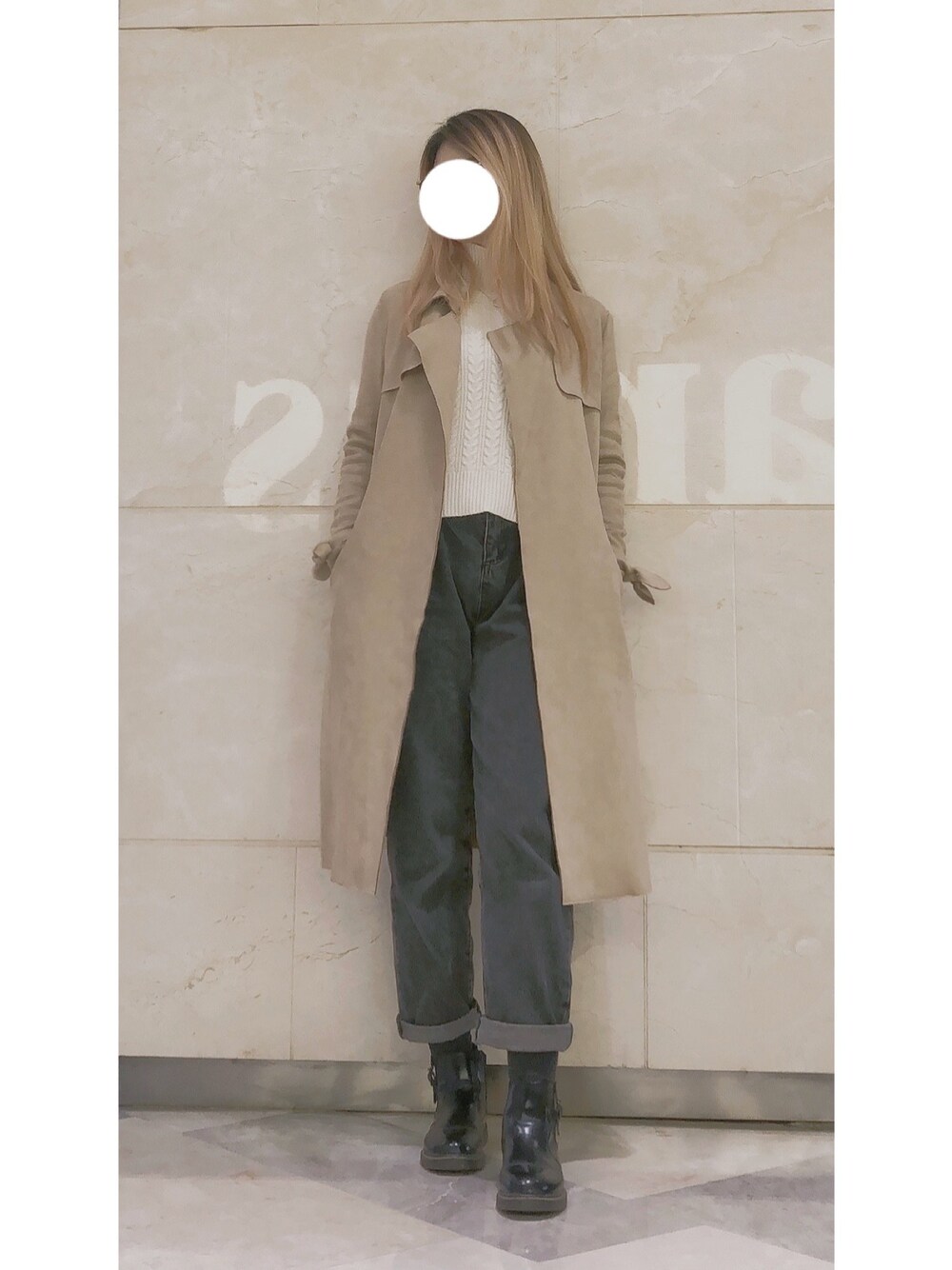 「ootd、街头搭配、韩系、冬コーデ、冬のコーデ」｜「E.Pのアイテム（ダウンジャケット/コート、ベージュ系）」を使った、Peach🍑さん（レディース・170cm）の冬コーディネートの1枚目の写真