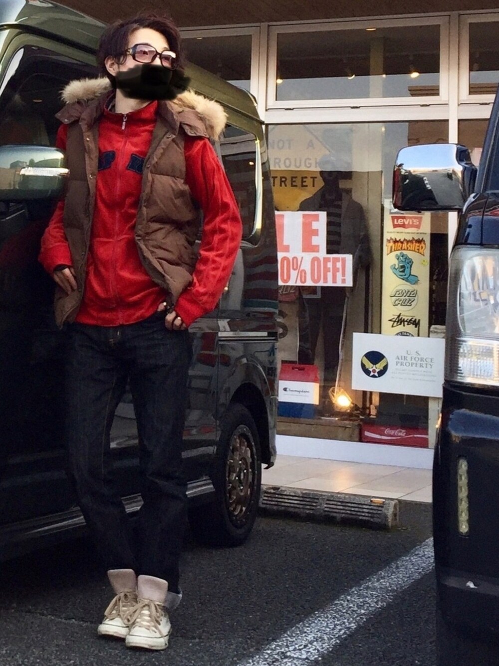 「スニーカー、秋冬コーデ」｜「cook jeansのアイテム（ダウンベスト、グリーン系）」を使った、a2k3さん（メンズ・168cm）の秋コーディネートの1枚目の写真